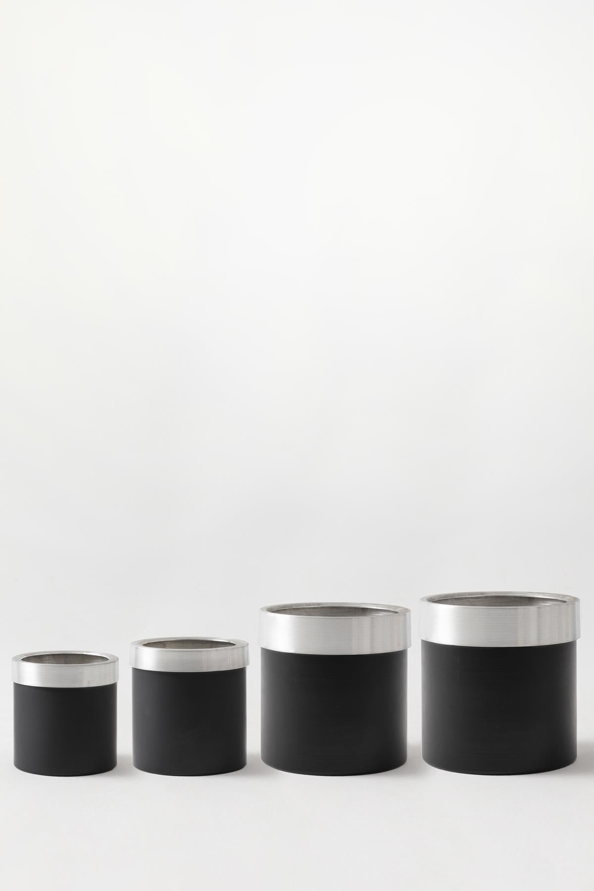 Metal Saksı Siyah Gümüş Bilezikli 4'lü Set