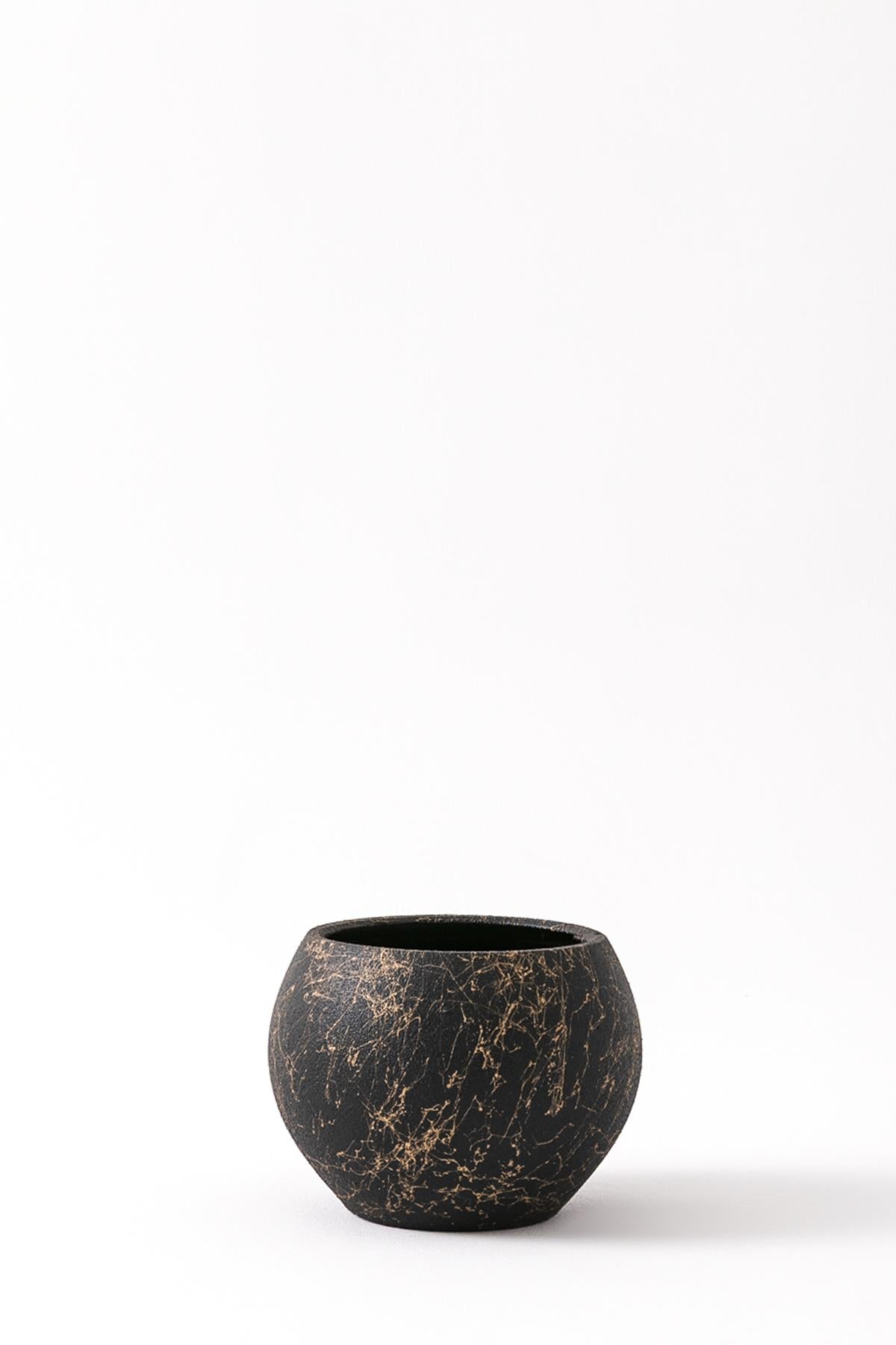 Plastik Küre Saksı 26*19 Siyah Gold