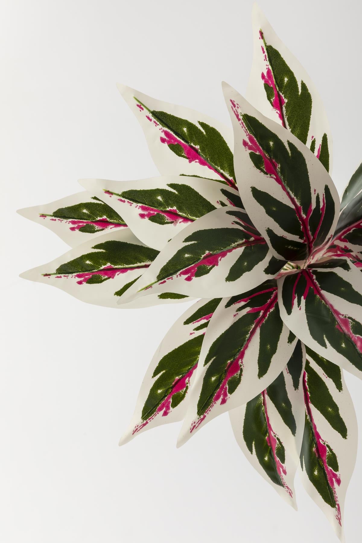 Yapay Çiçek Kılıç Yaprak Renkli