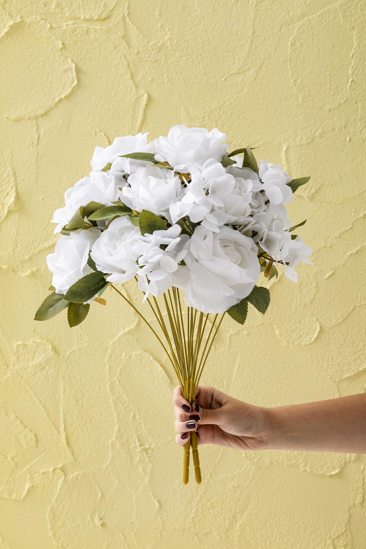 Yapay Ortancalı Gül Demeti Beyaz 45 Cm 11 Dal