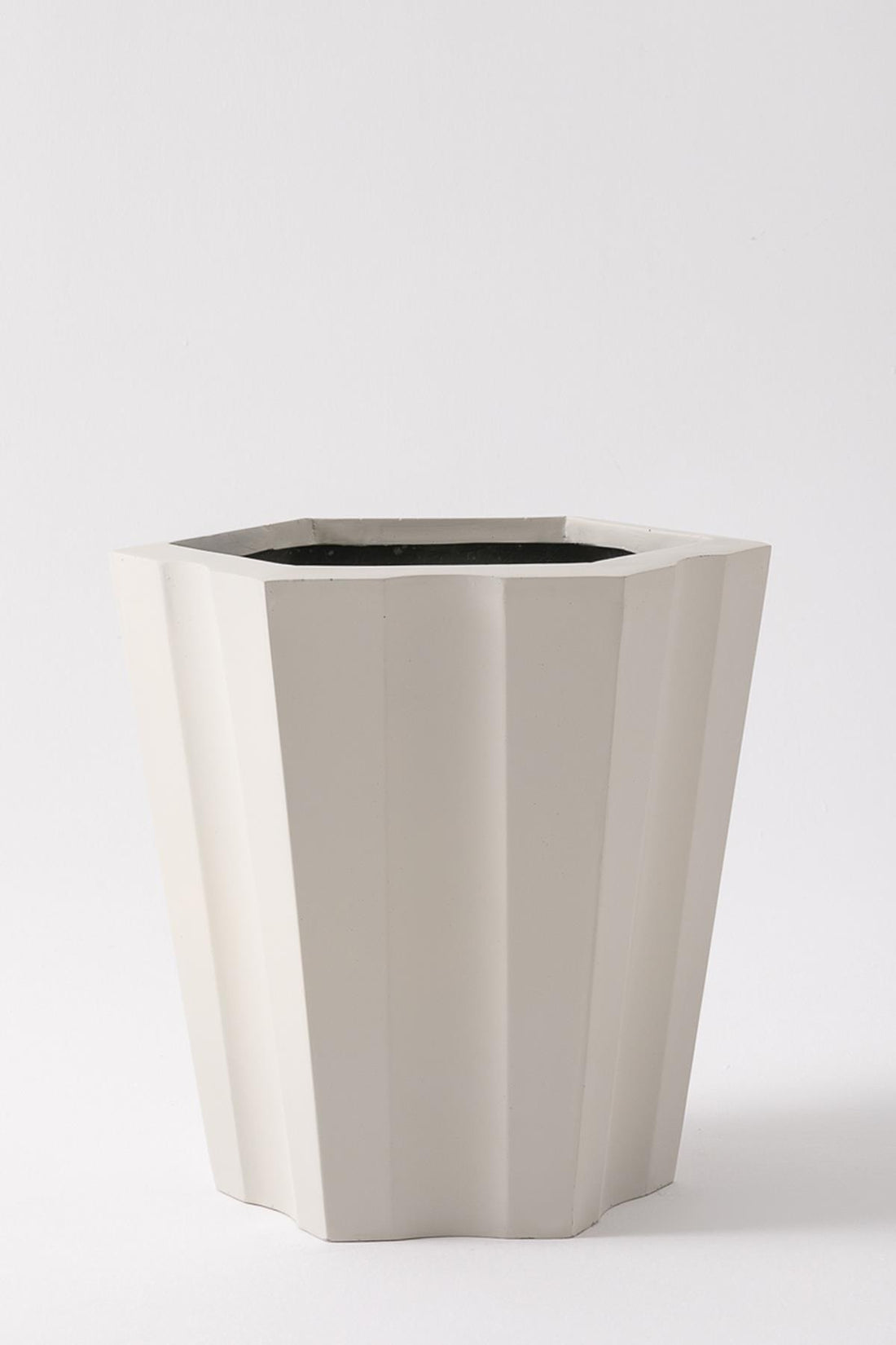 Fiber Saksı Altıgen 45*30 Krem