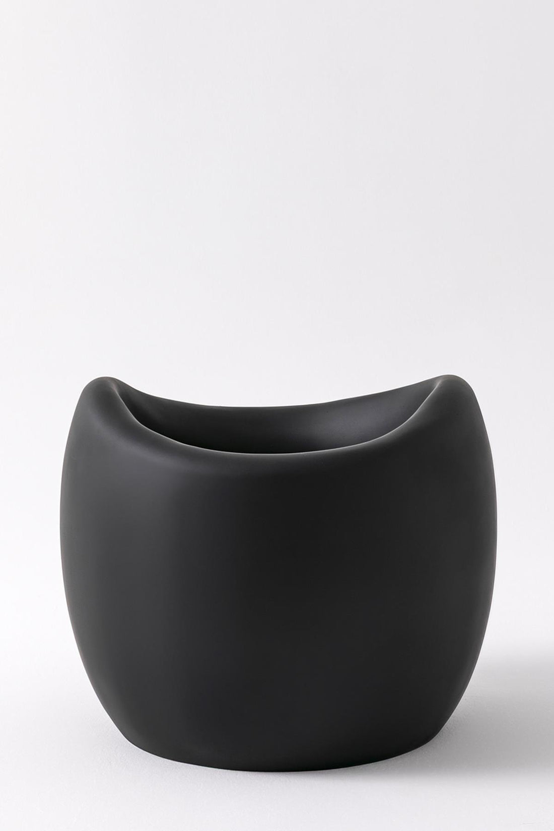 Fiber Saksı Yarım Ay 45*38 Siyah