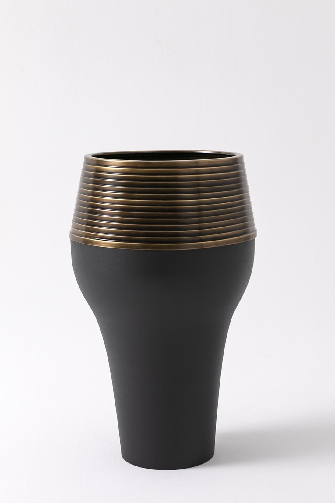 Metal Saksı Damla 35*70 Siyah Eskitme