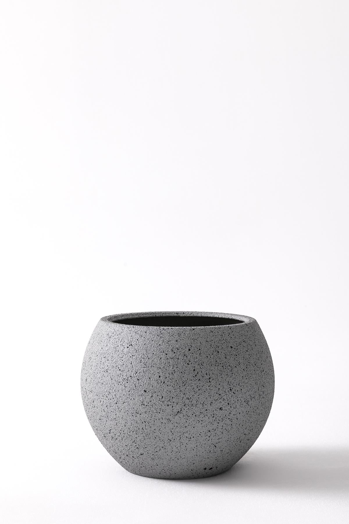 Plastik Küre Saksı 38*29 Gri