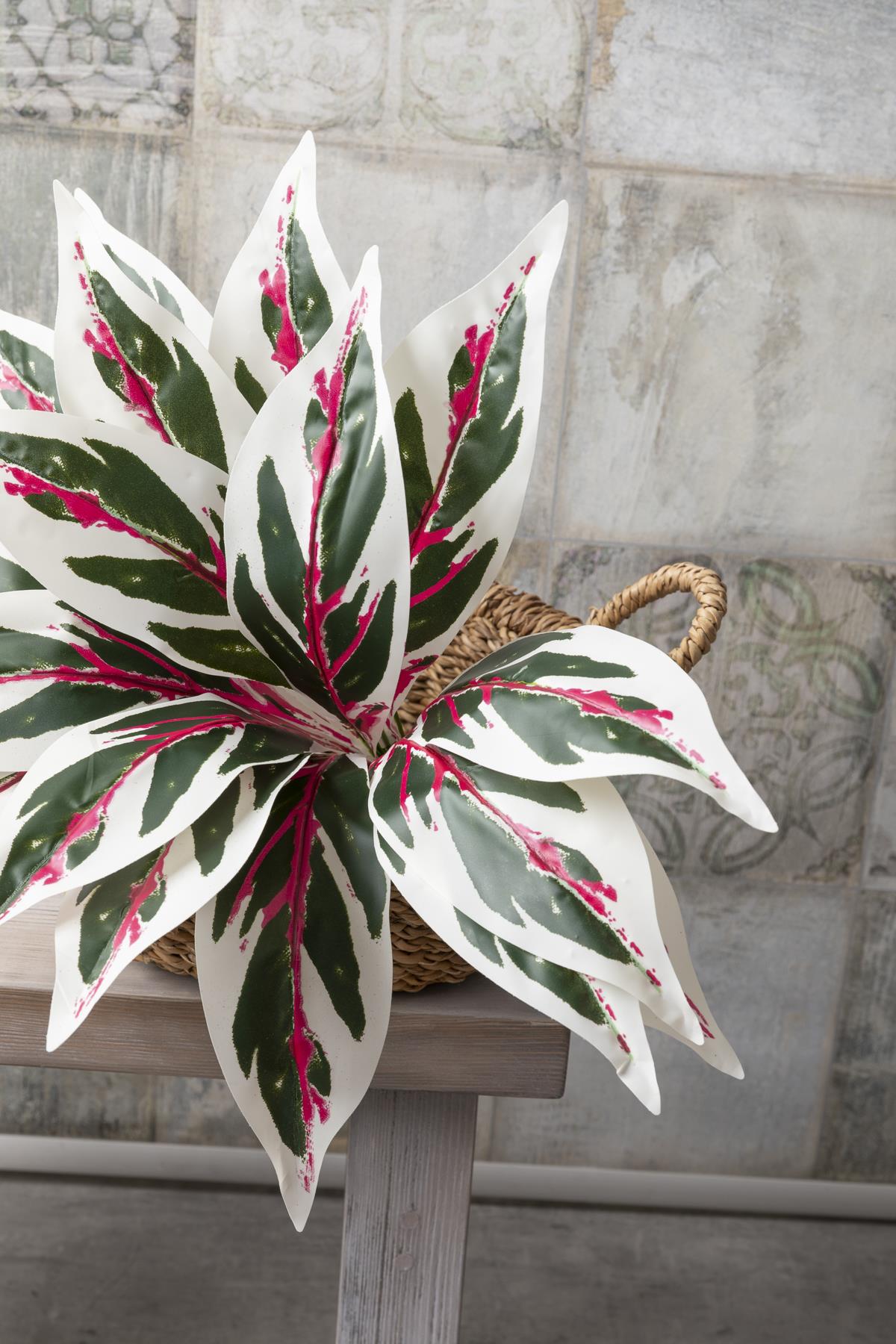 Yapay Çiçek Kılıç Yaprak Renkli