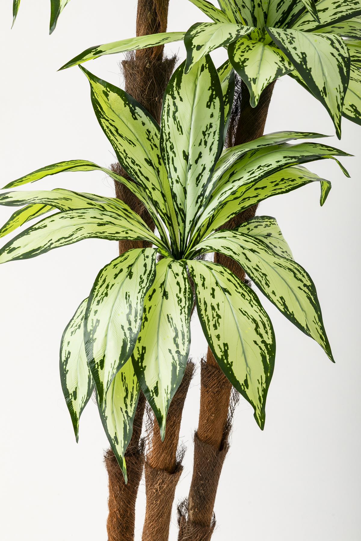 Yapay Kılıç Ağacı 150 Cm 54 Dal Yeşil Beyaz