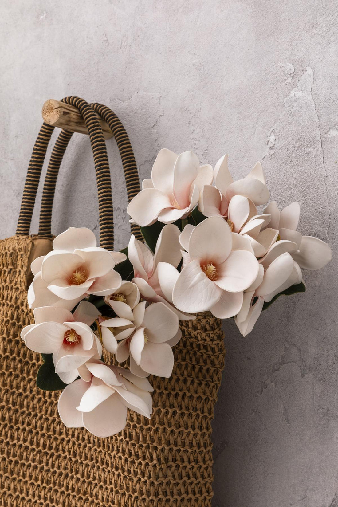 Yapay Lüx Lateks Manolya Demeti 33cm Açık Pembe  7 Kafa