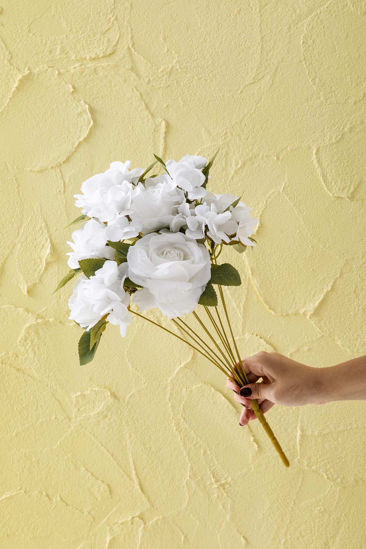 Yapay Ortancalı Gül Demeti Beyaz 45 Cm 11 Dal