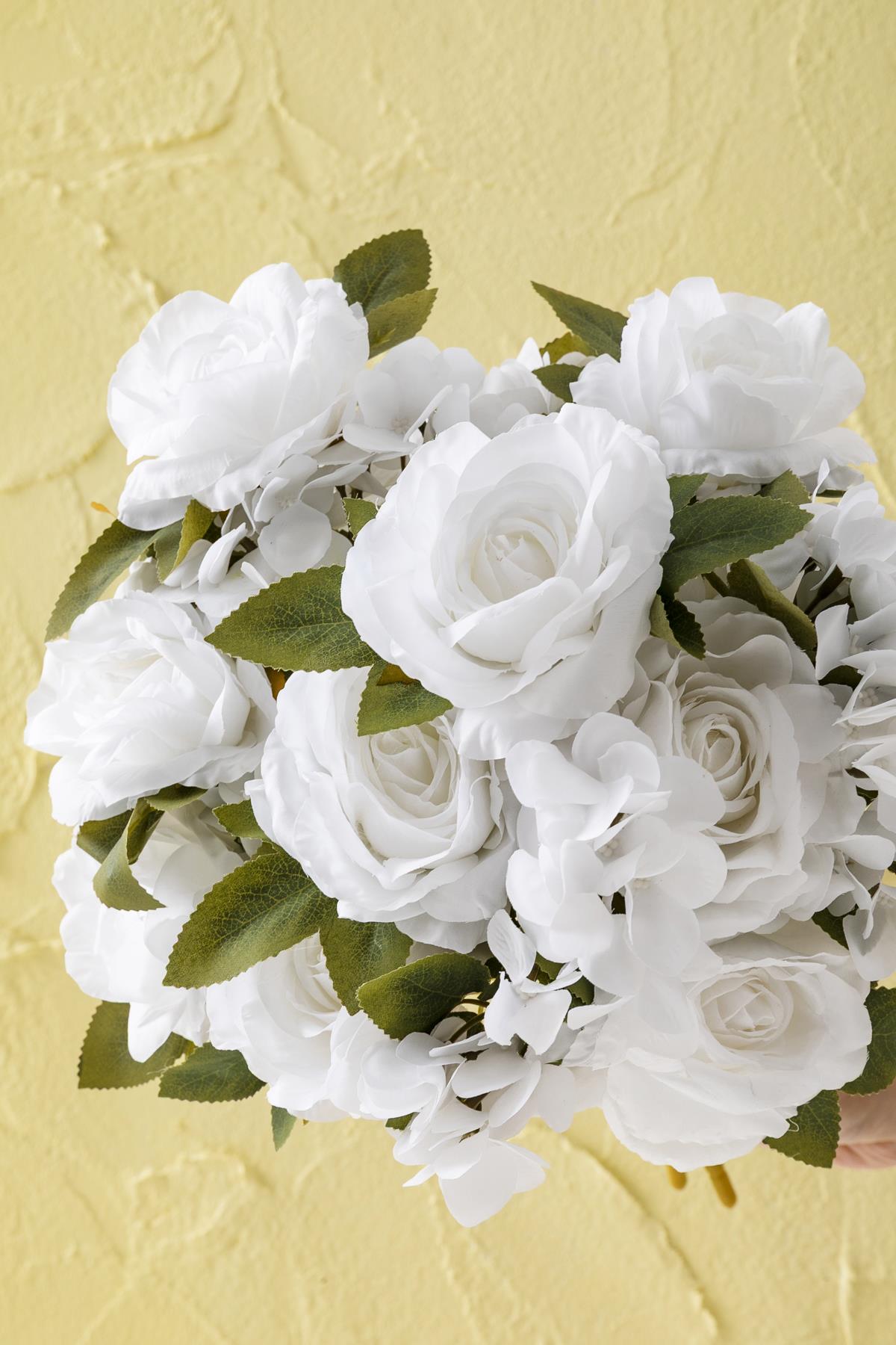 Yapay Ortancalı Gül Demeti Beyaz 45 Cm 11 Dal