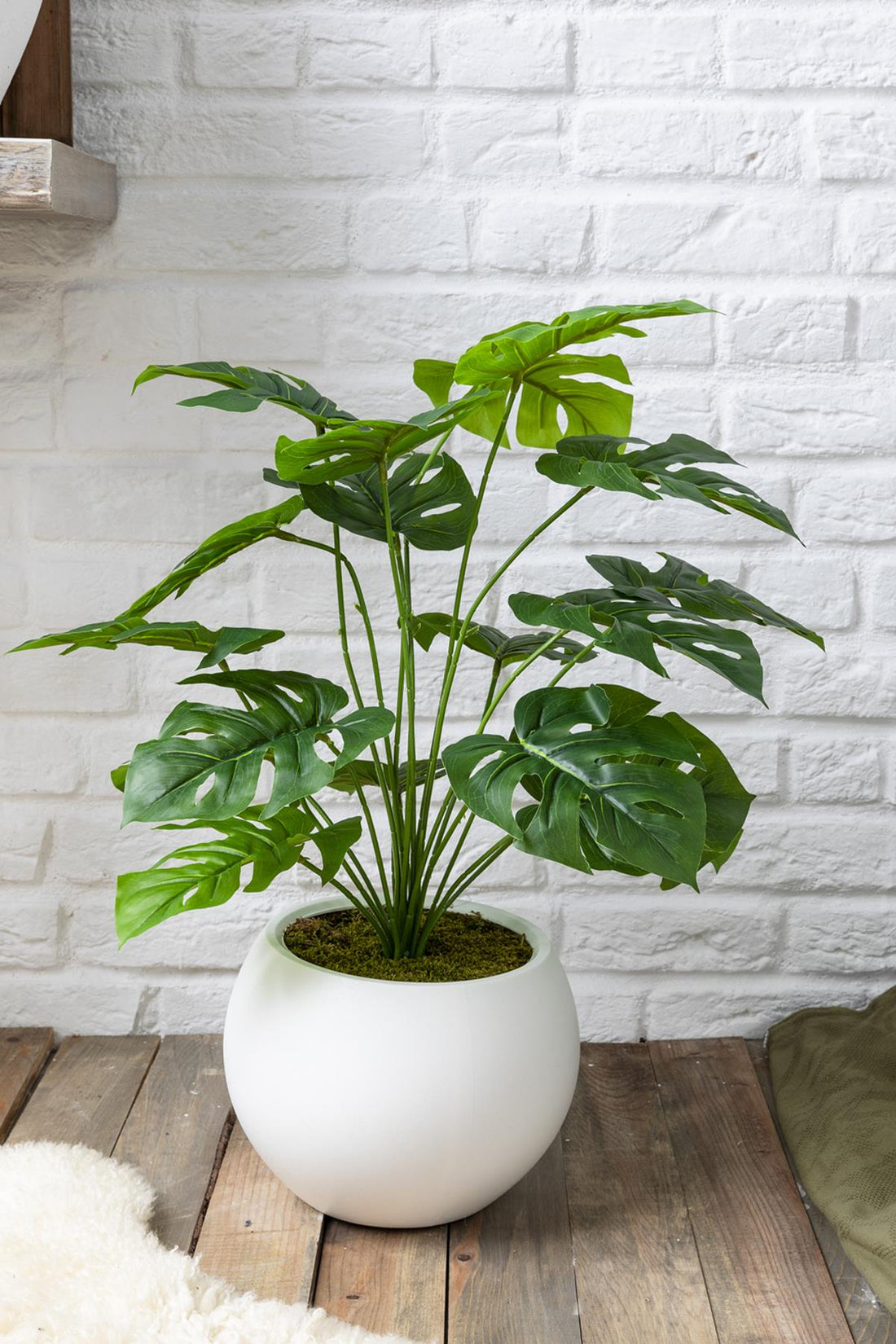 Yapay Salon Köşe Çiçeği Devetabanı Yeşil 65 Cm Küre Saksı